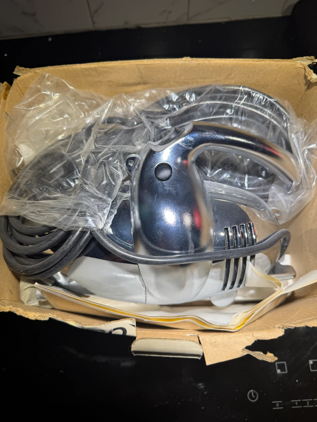 EURO-PROX Turbo Hand Vacuum Model EP033CH - photo 3