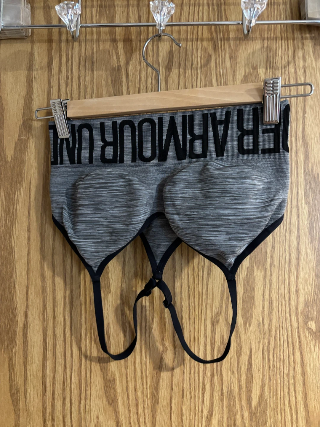 Under Armour Sports Bra’s - photo 5