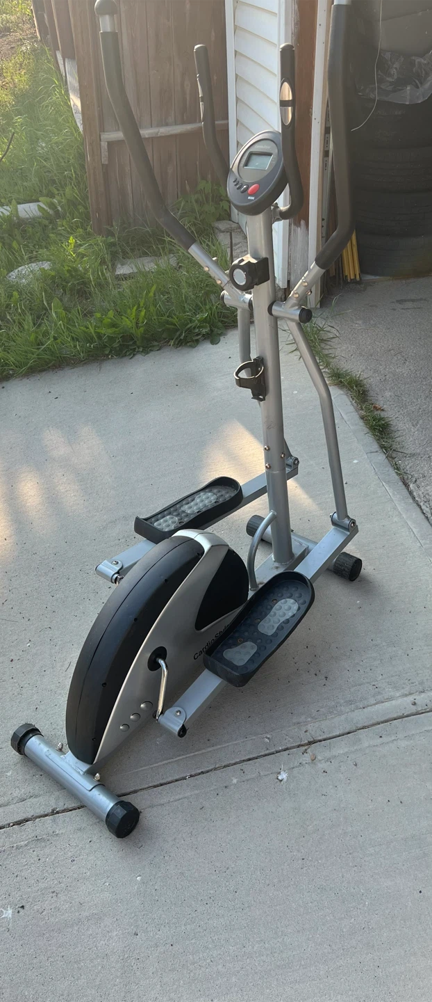 CardioStyle ET150 Elliptical Machine