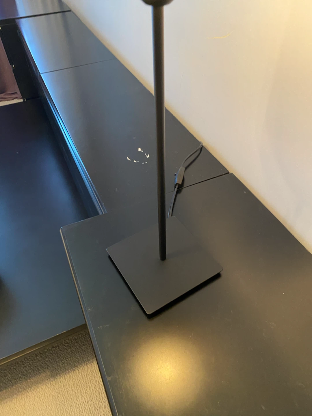 Black Metal Table Lamp with Cutout Design - photo 4