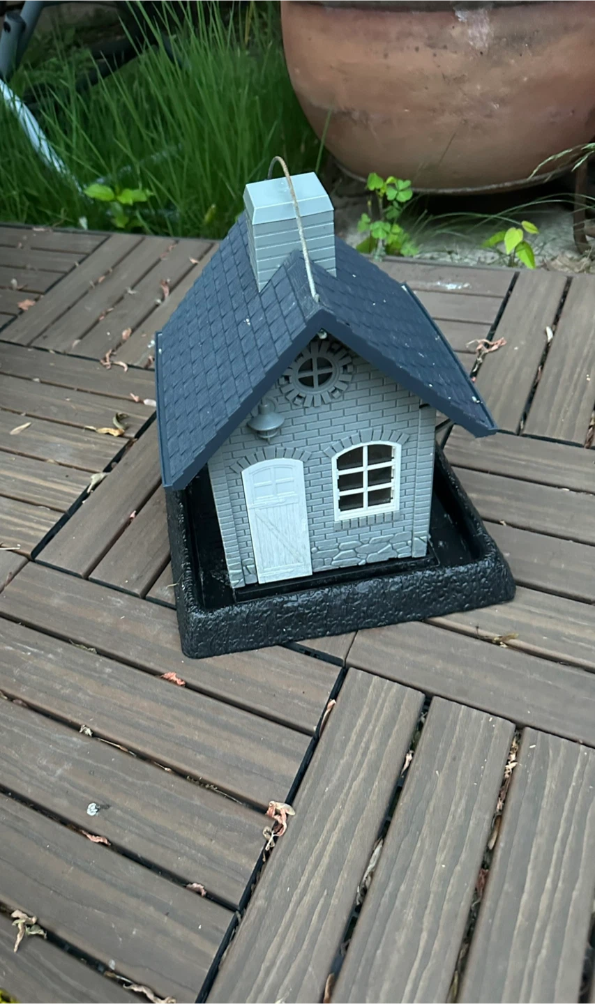 Decorative House Shaped Bird Feeder
