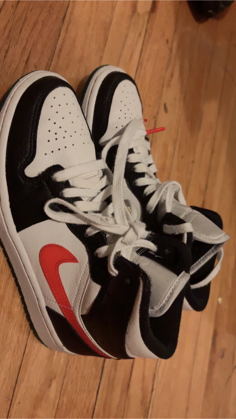 Air Jordan 1 Mid Sneakers - photo 2