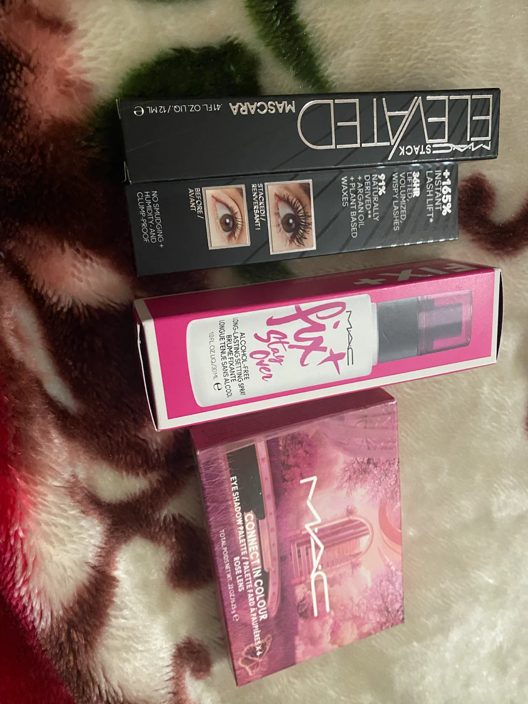 MAC Cosmetics - 3-Piece Makeup Set