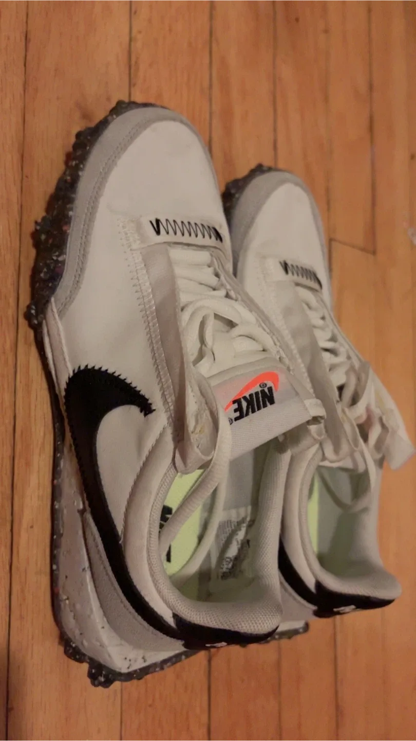 Nike White & Black Trail Running Shoes