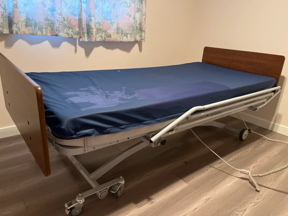 MC Healthcare Electric Hospital Bed - photo 3