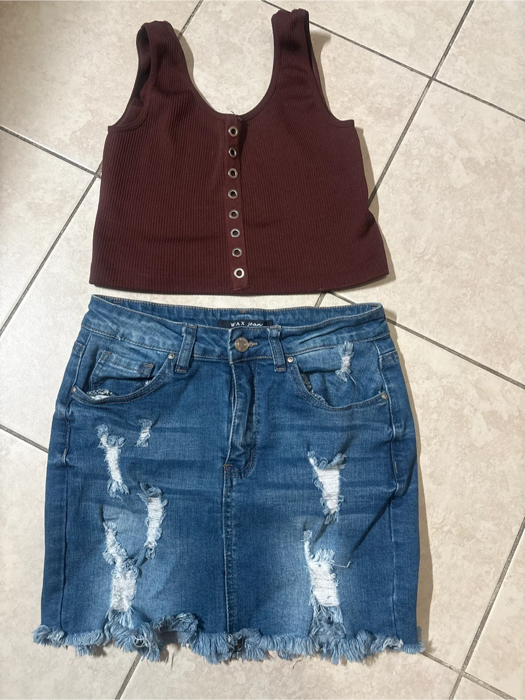 Maroon Ribbed Tank Top & Distressed Denim Skirt Set - photo 3