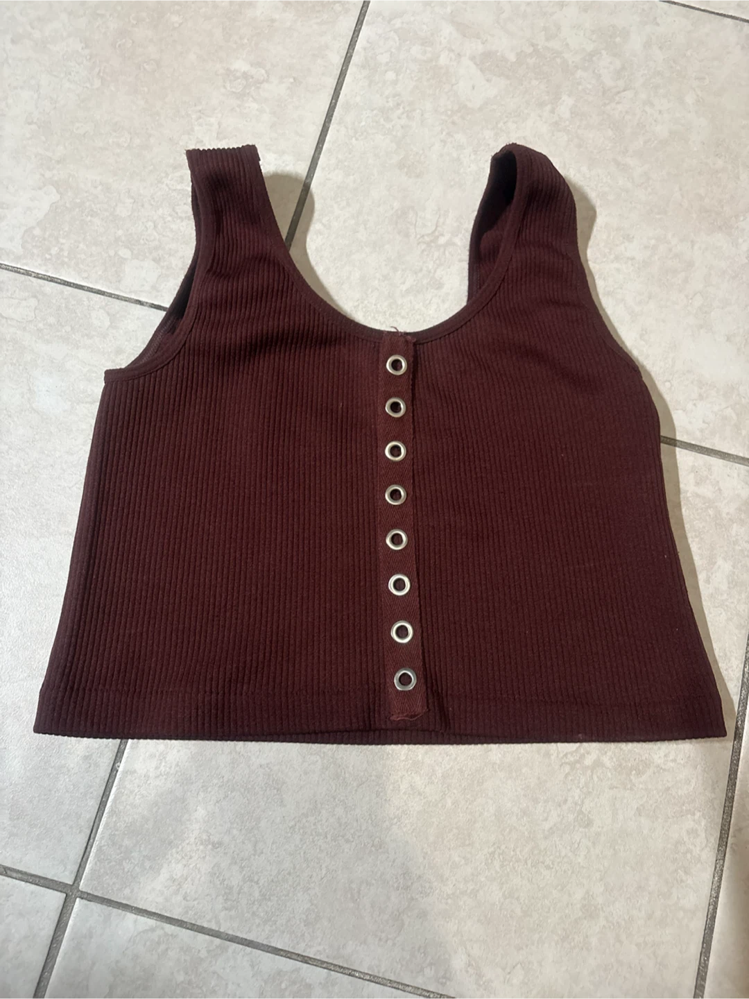 Maroon Ribbed Tank Top & Distressed Denim Skirt Set - photo 4