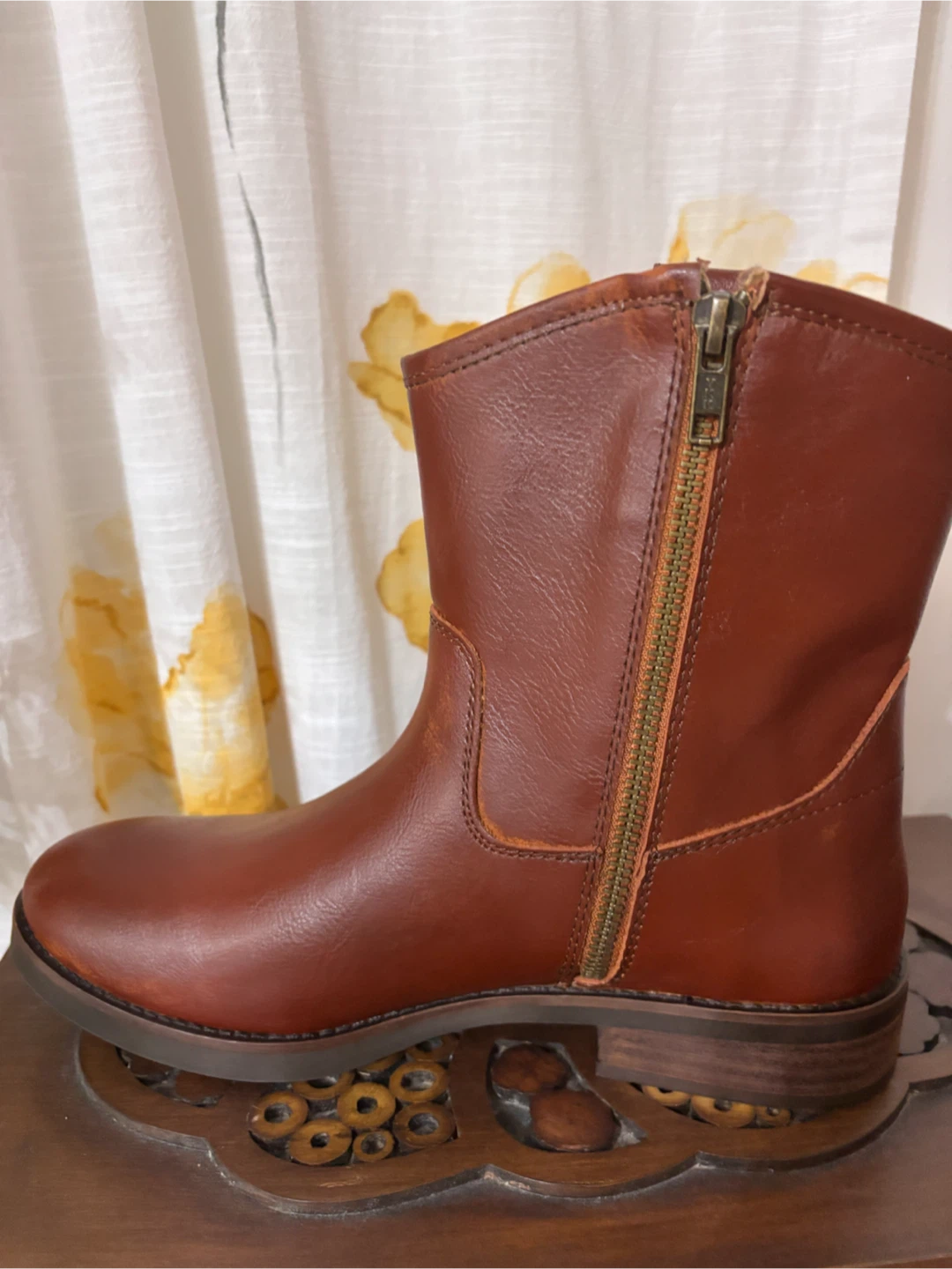 FRYE & CO. Kellie Button Boots- 8.5