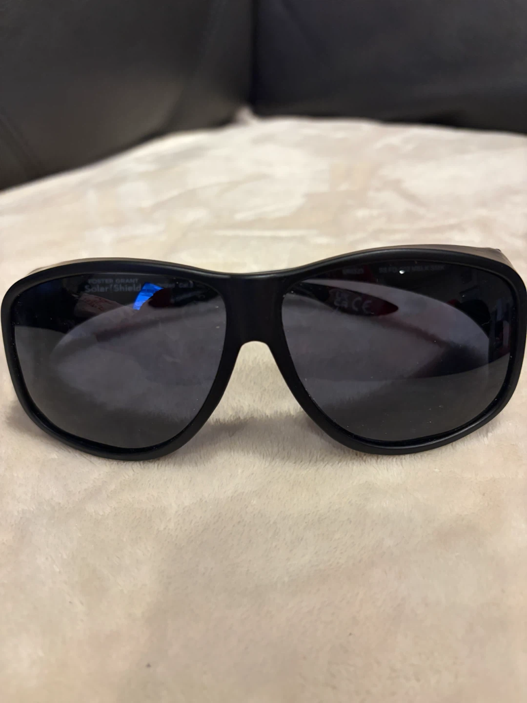 Foster Grant Solar Shield Sunglasses - Black - Like New - photo 3
