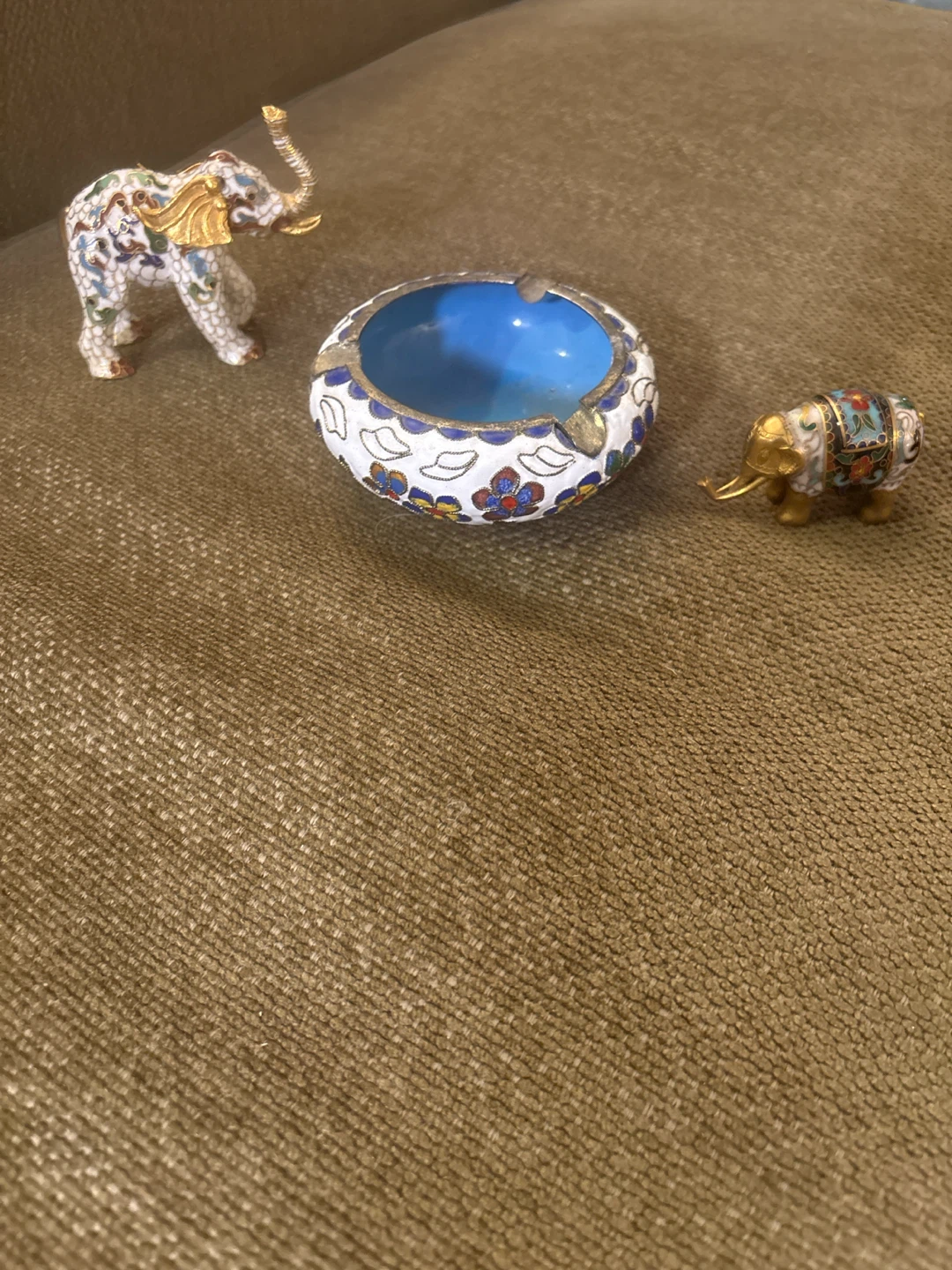 Cloisonné Ashtray and Elephant Figurines Set - photo 2