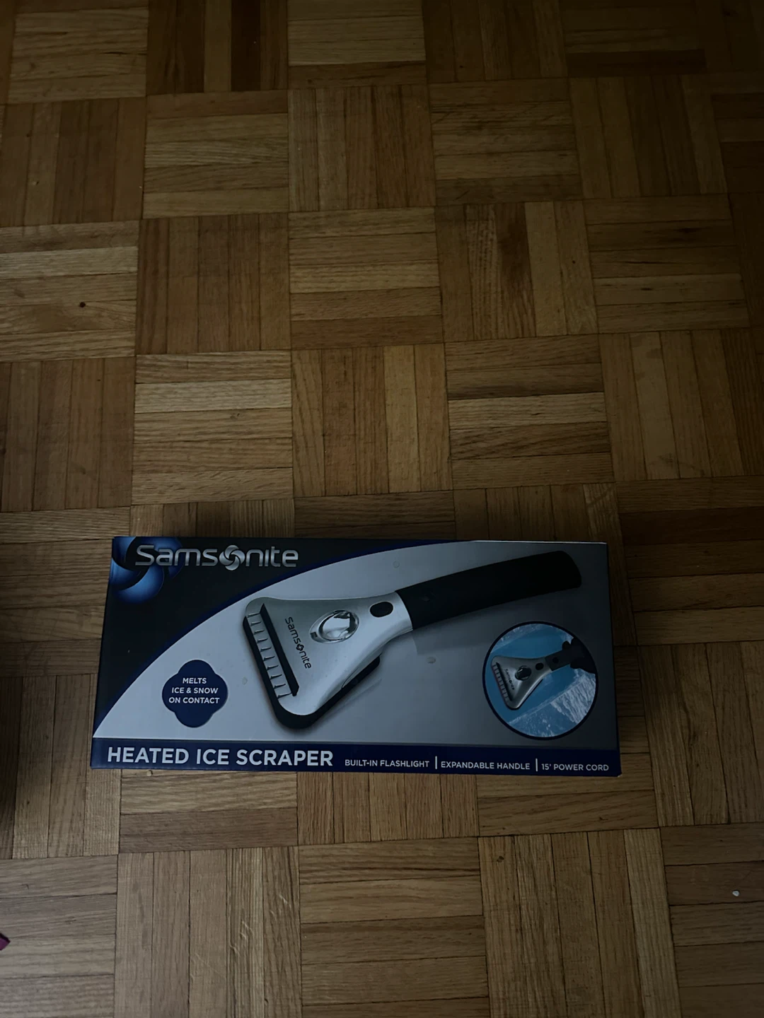 Samsonite Heated Ice Scraper with Built-in Flashlight
