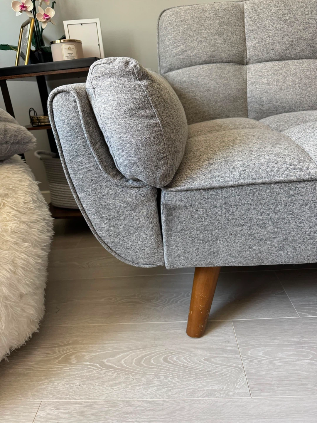 Couch - photo 4