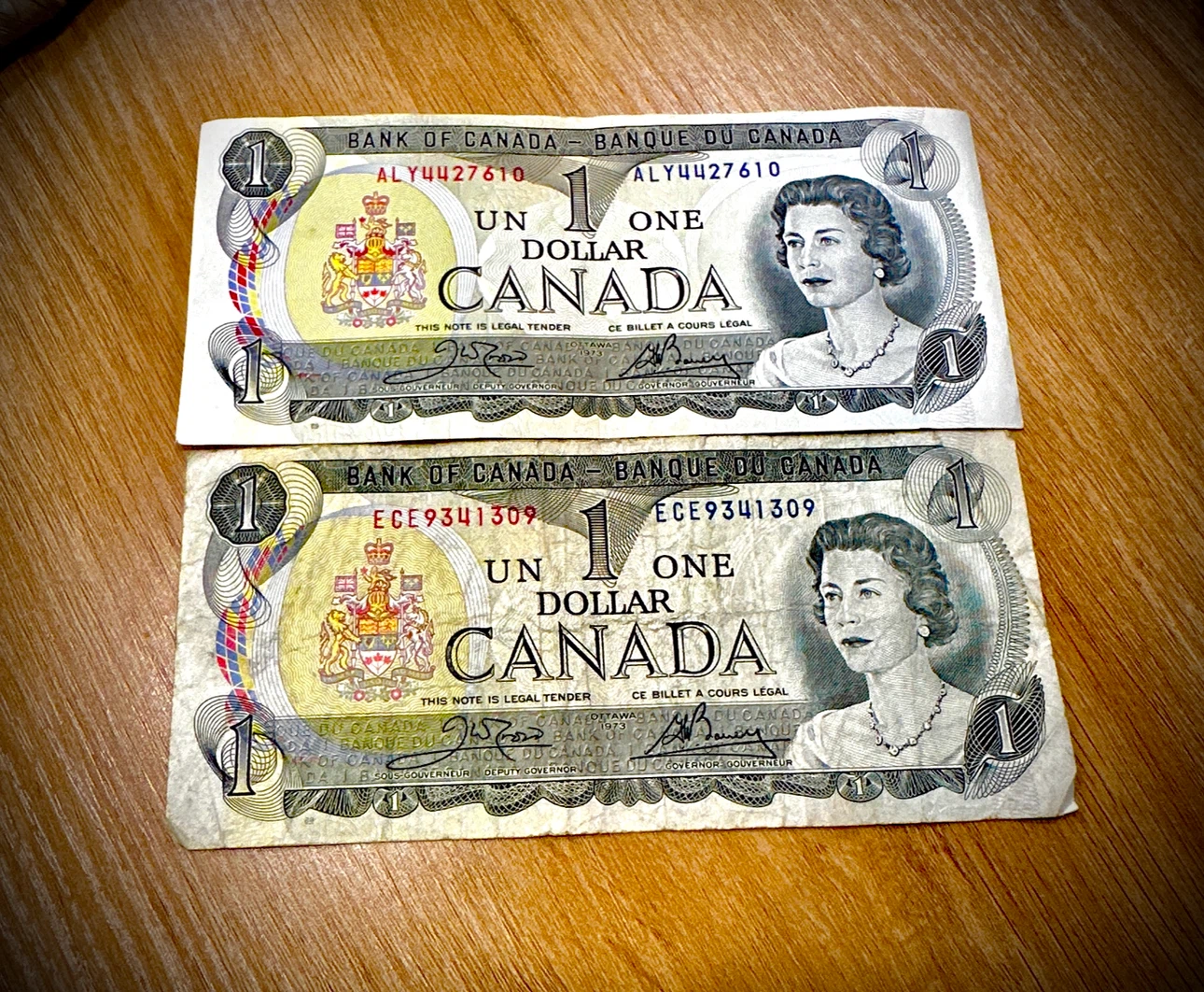 1973 - 2 x Bank of Canada One Dollar Bills