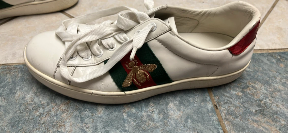 Gucci Bee Sneakers - photo 2