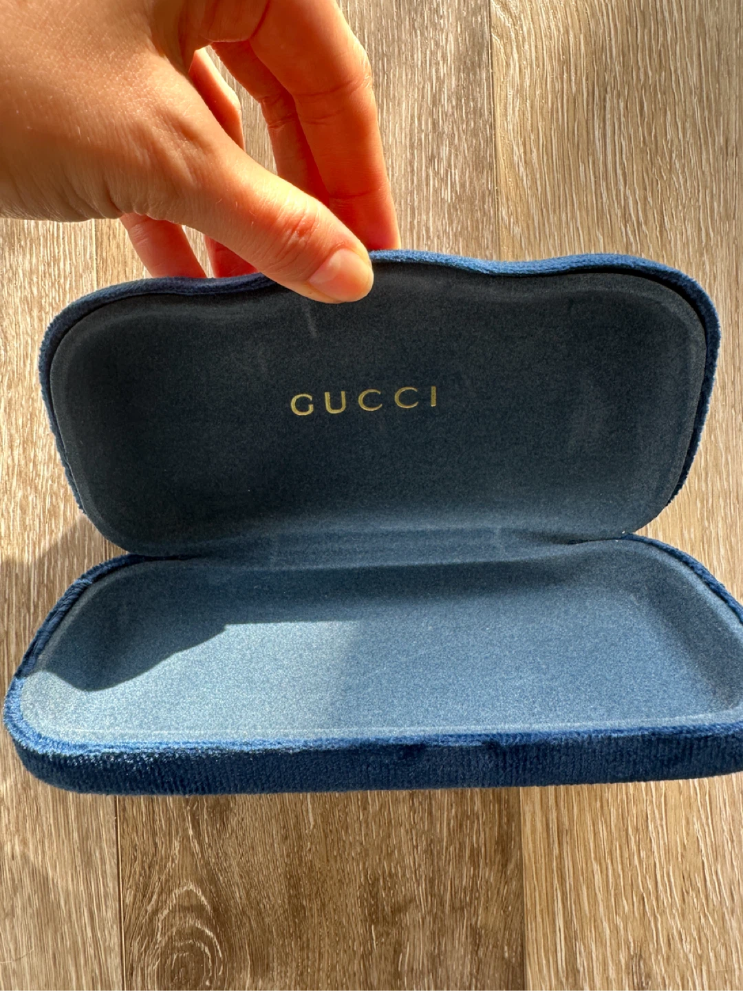 Gucci Blue Velvet Eyeglass Case - photo 2