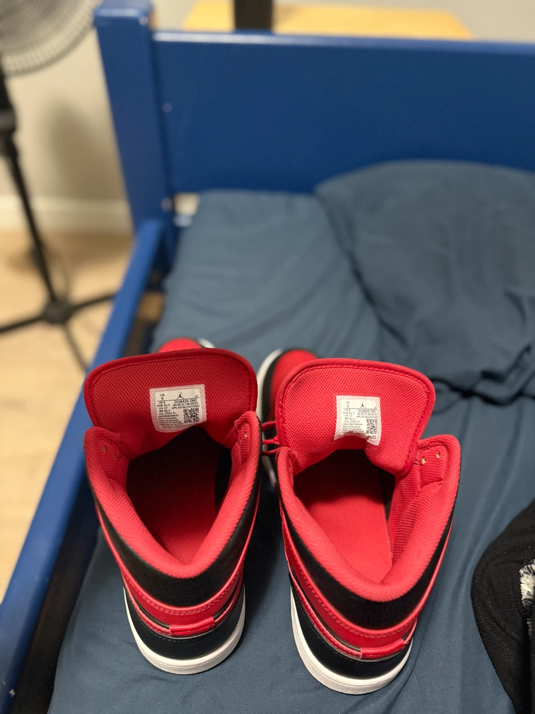 Air Jordan 1 Mid Sneakers Red/Black - photo 2