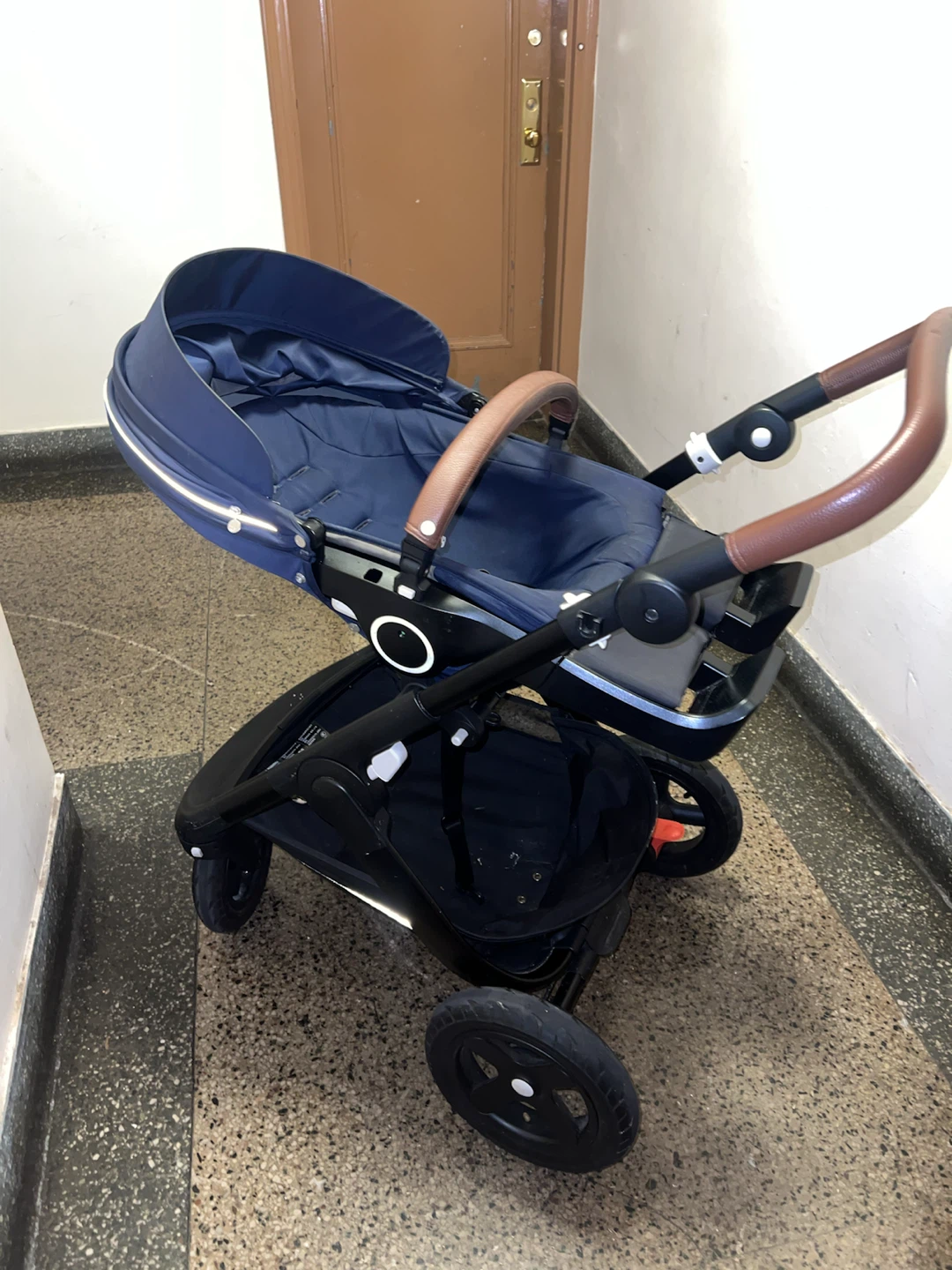 Stokke Xplory V6 Stroller - Black Chassis - photo 4