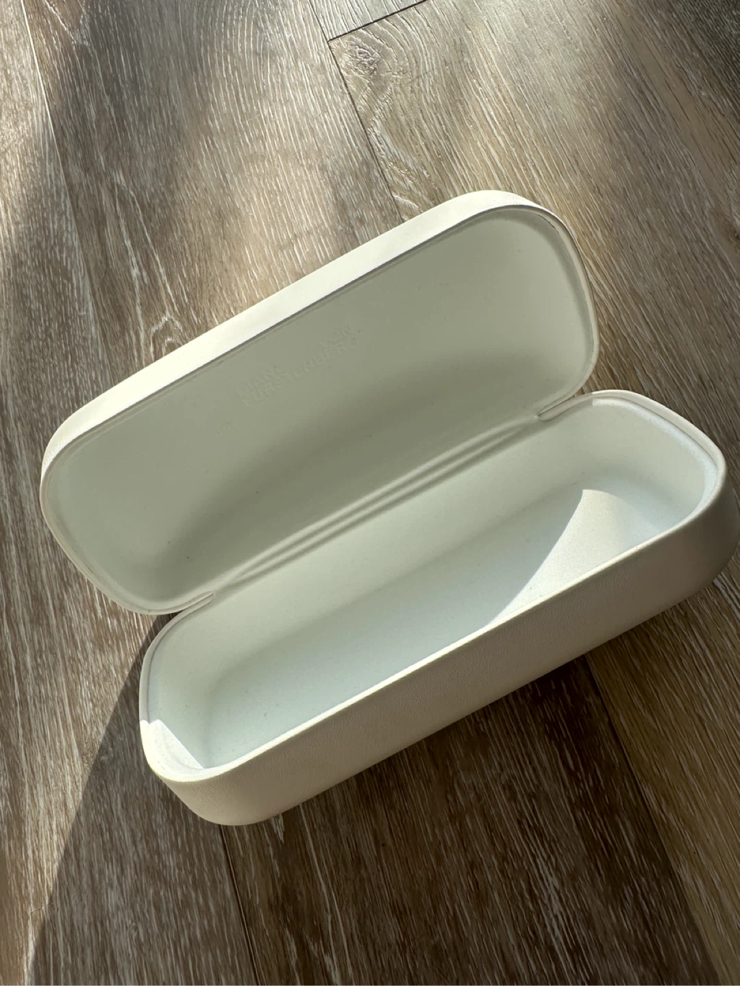 Diane von Furstenberg Glasses Case - photo 2