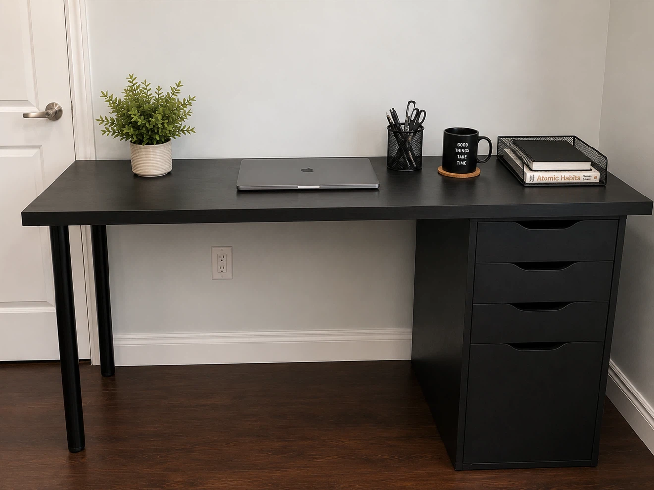 Desk - photo 3