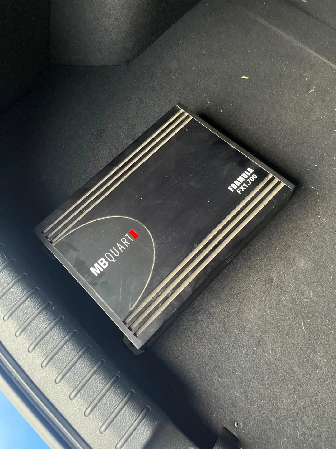 Hertz Subwoofer & MB Quart Amplifier - photo 2