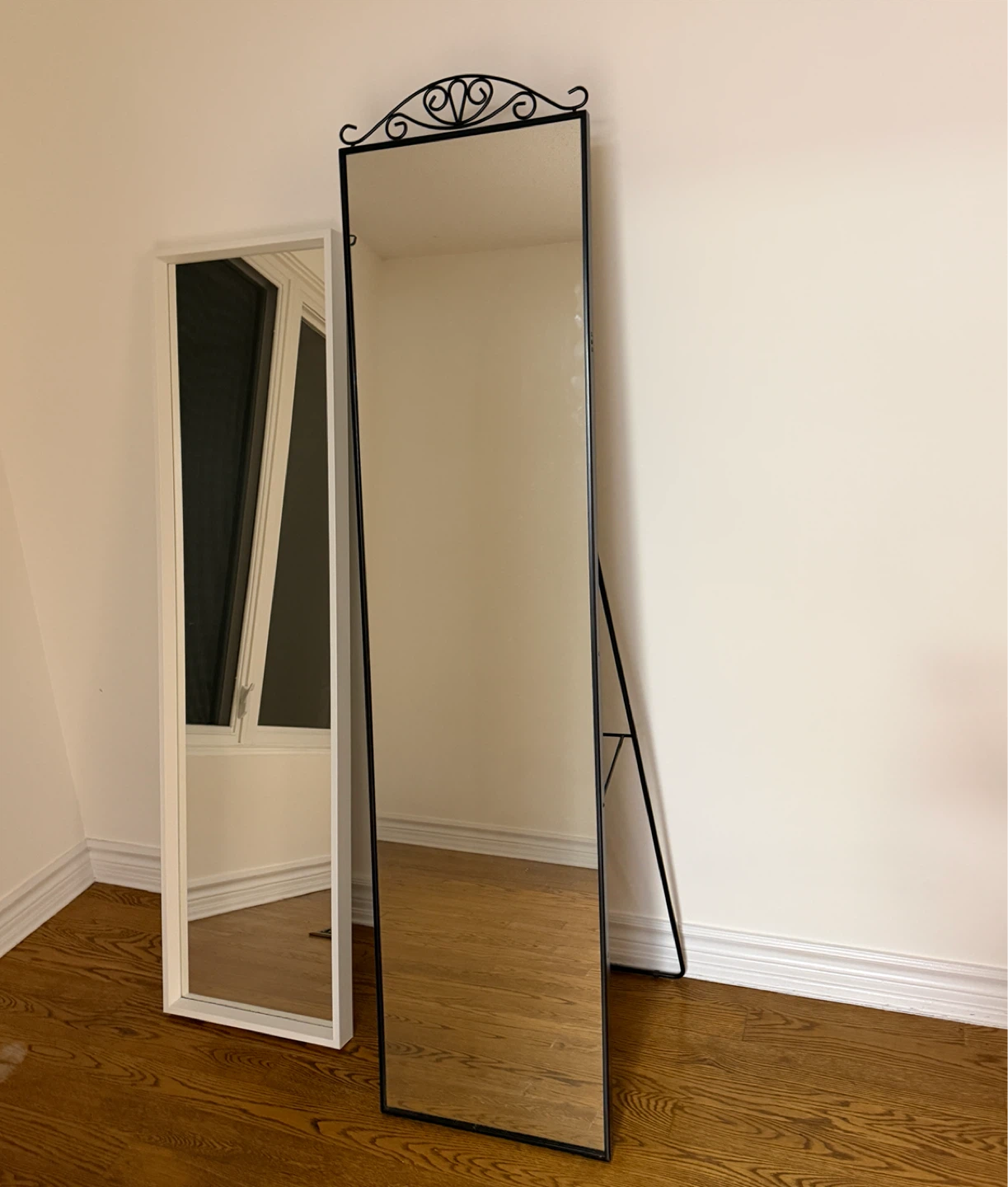 Full Length Standing Mirror with Decorative Top