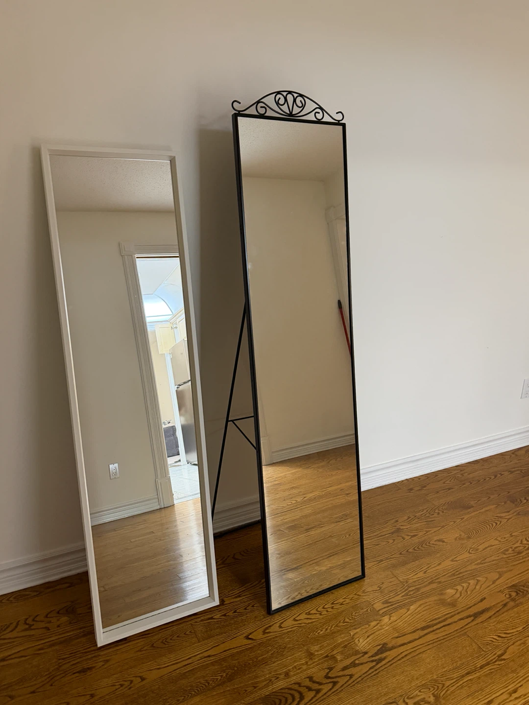 Full Length Standing Mirror with Decorative Top - photo 2
