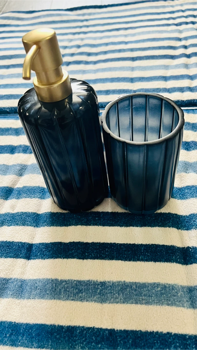 Striped Bath Mat Set with Dispenser and Cup - photo 2