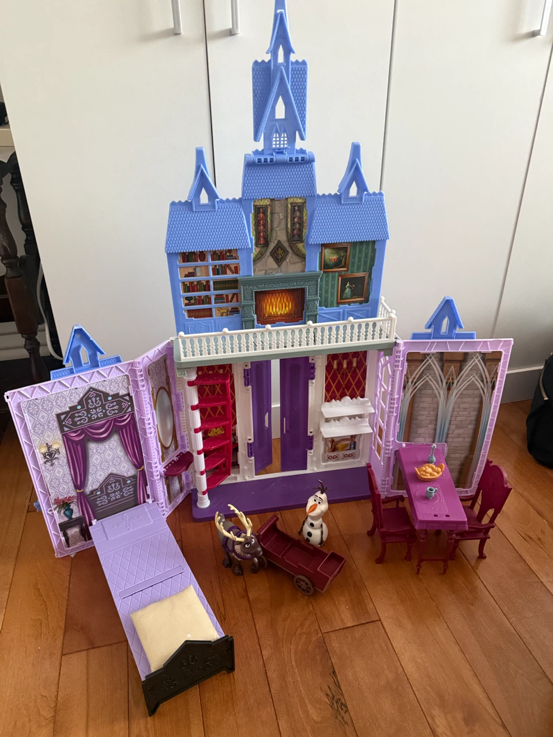 Disney Frozen Elsa's Ice Castle Playset with Accessories - photo 5