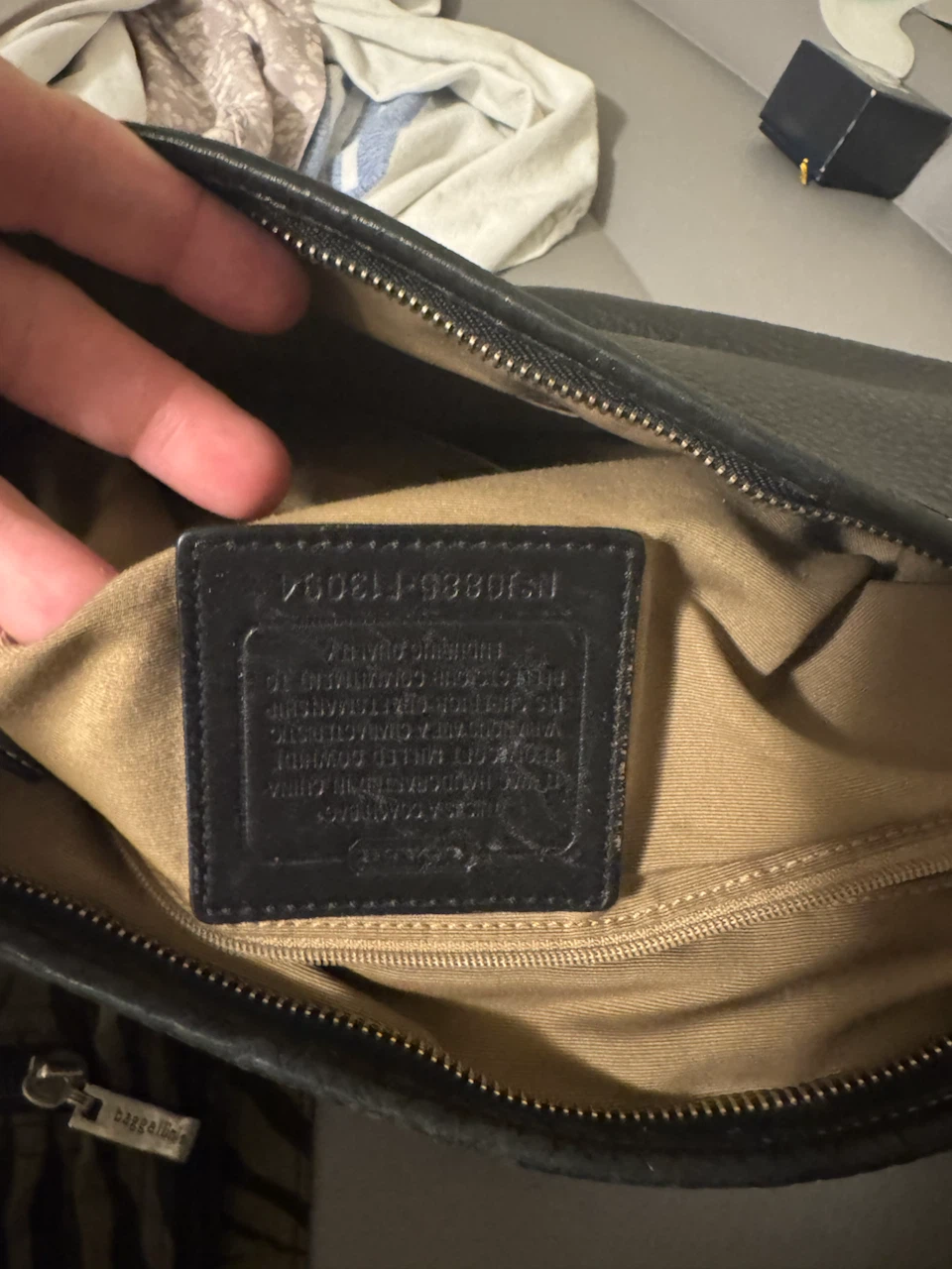 Rare find authentic Coach Black Leather Shoulder Bag - photo 2