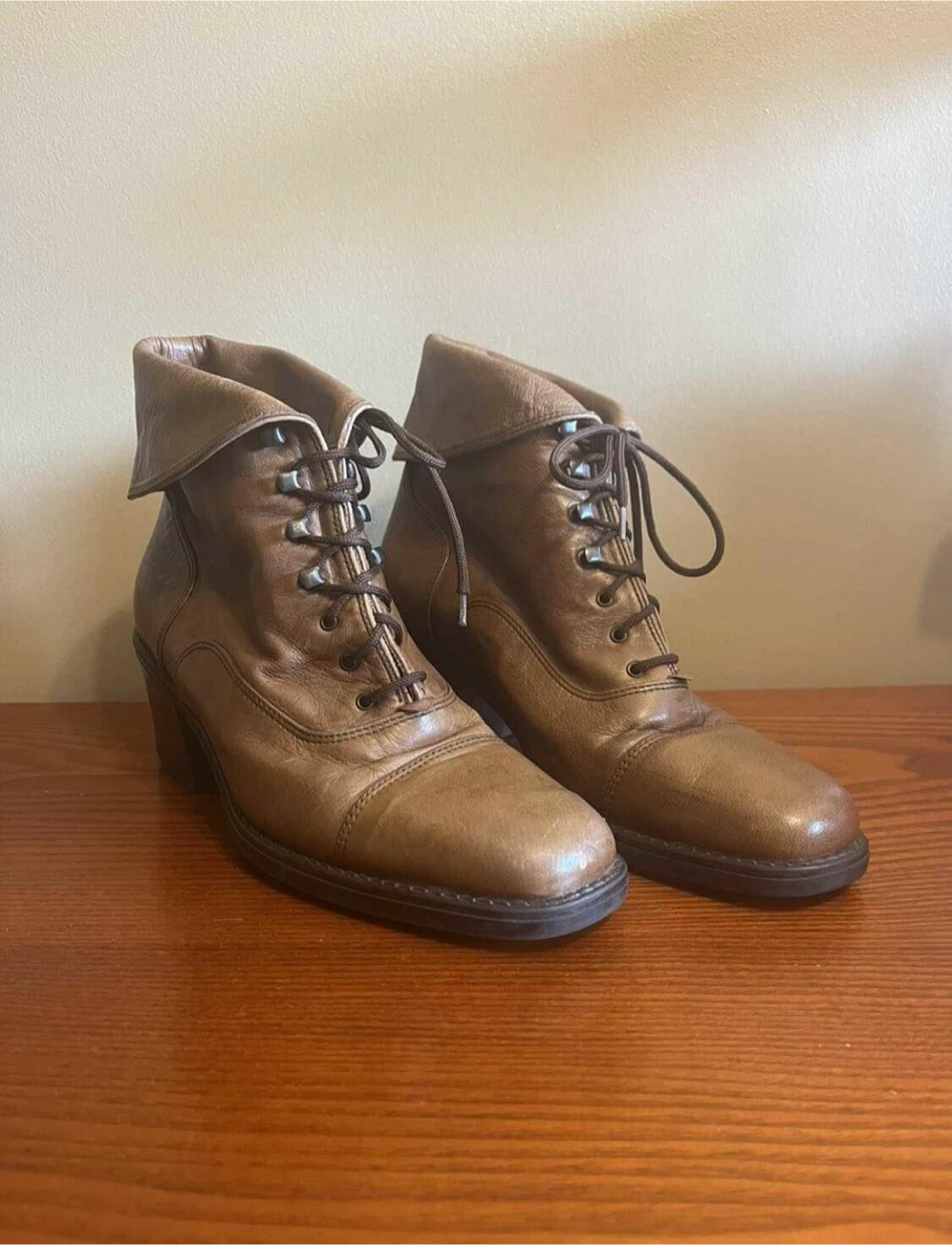 LADIES ARNOLD CHURGIN LEATHER BOOTS (Size 36=5.5)