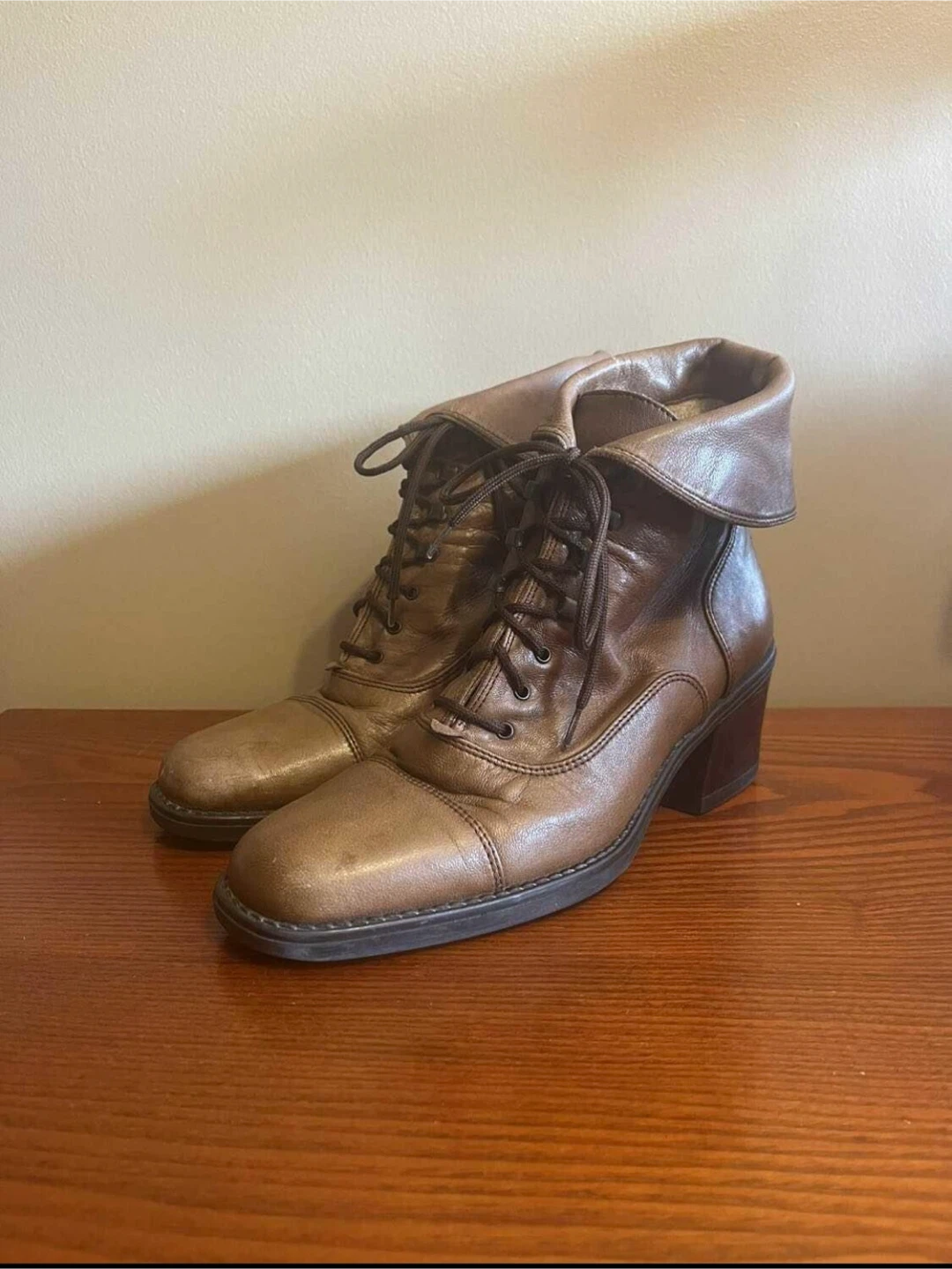 LADIES ARNOLD CHURGIN LEATHER BOOTS (Size 36=5.5) - photo 2
