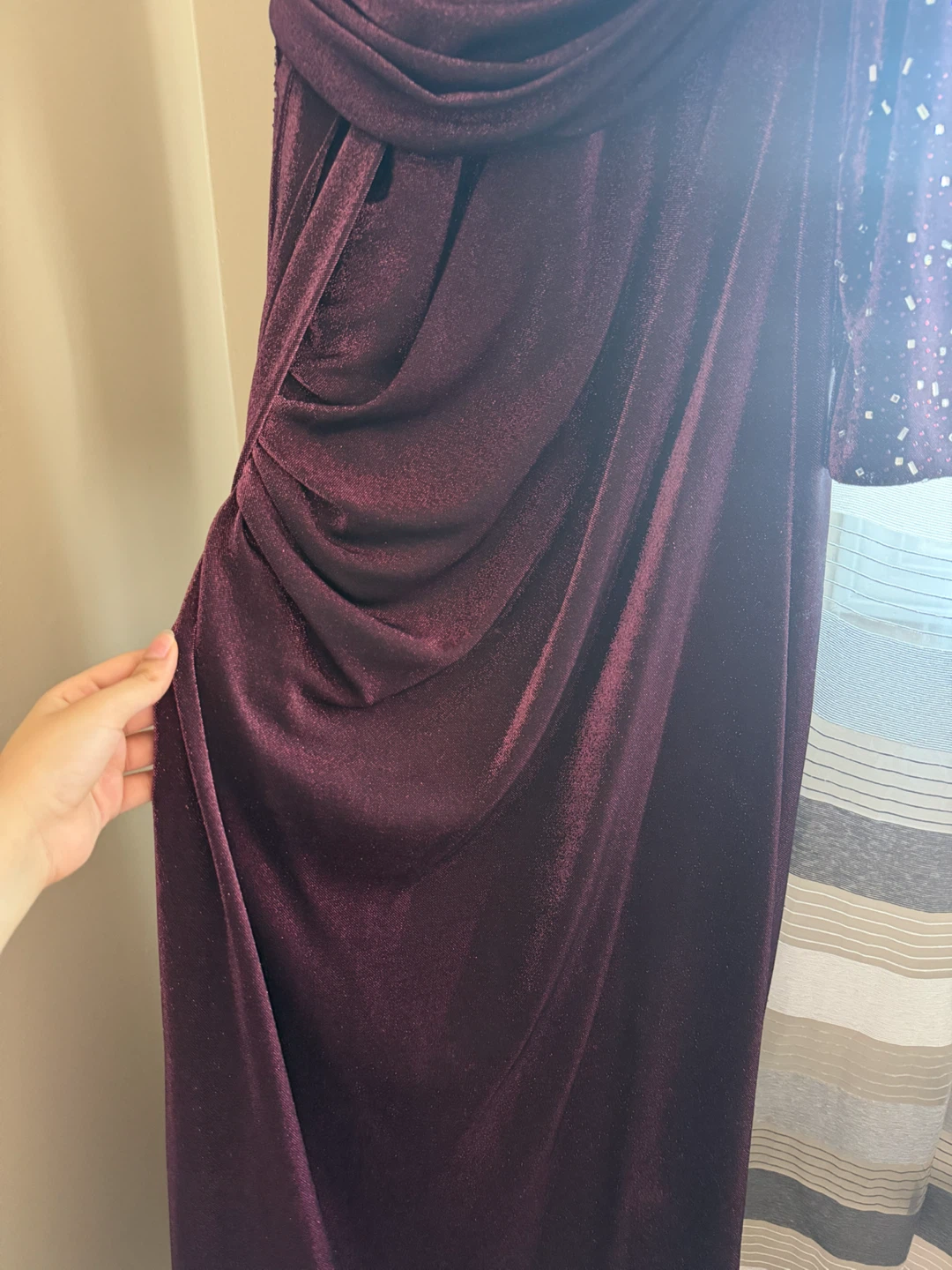Sparkly Burgundy Velvet Gown - photo 3