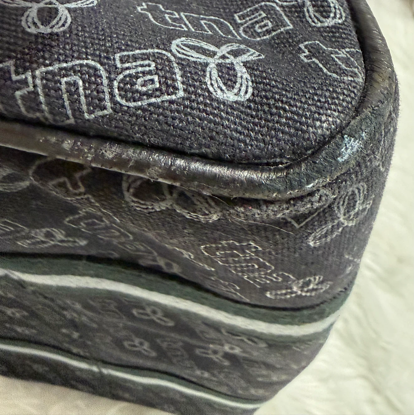 TNA Aritzia Logo Duffel Tote Bag - photo 4