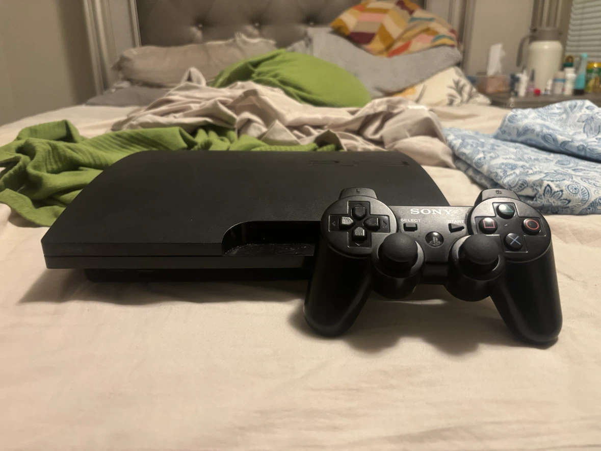 Sony PlayStation 3 (PS3) Console with Controller