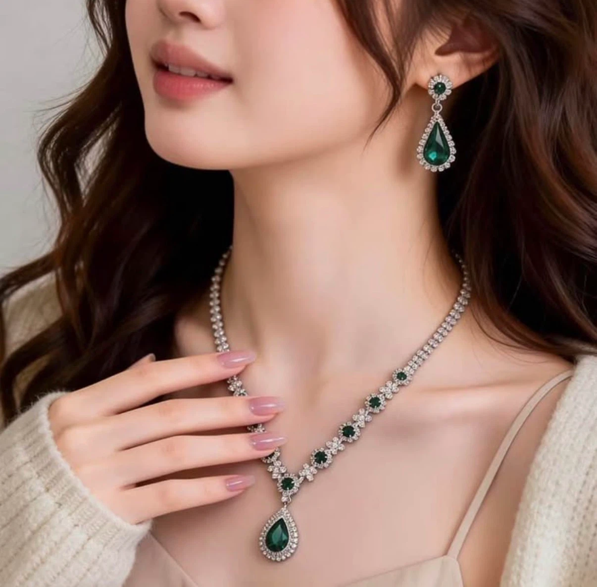 Emerald Green Drop Pendant set
