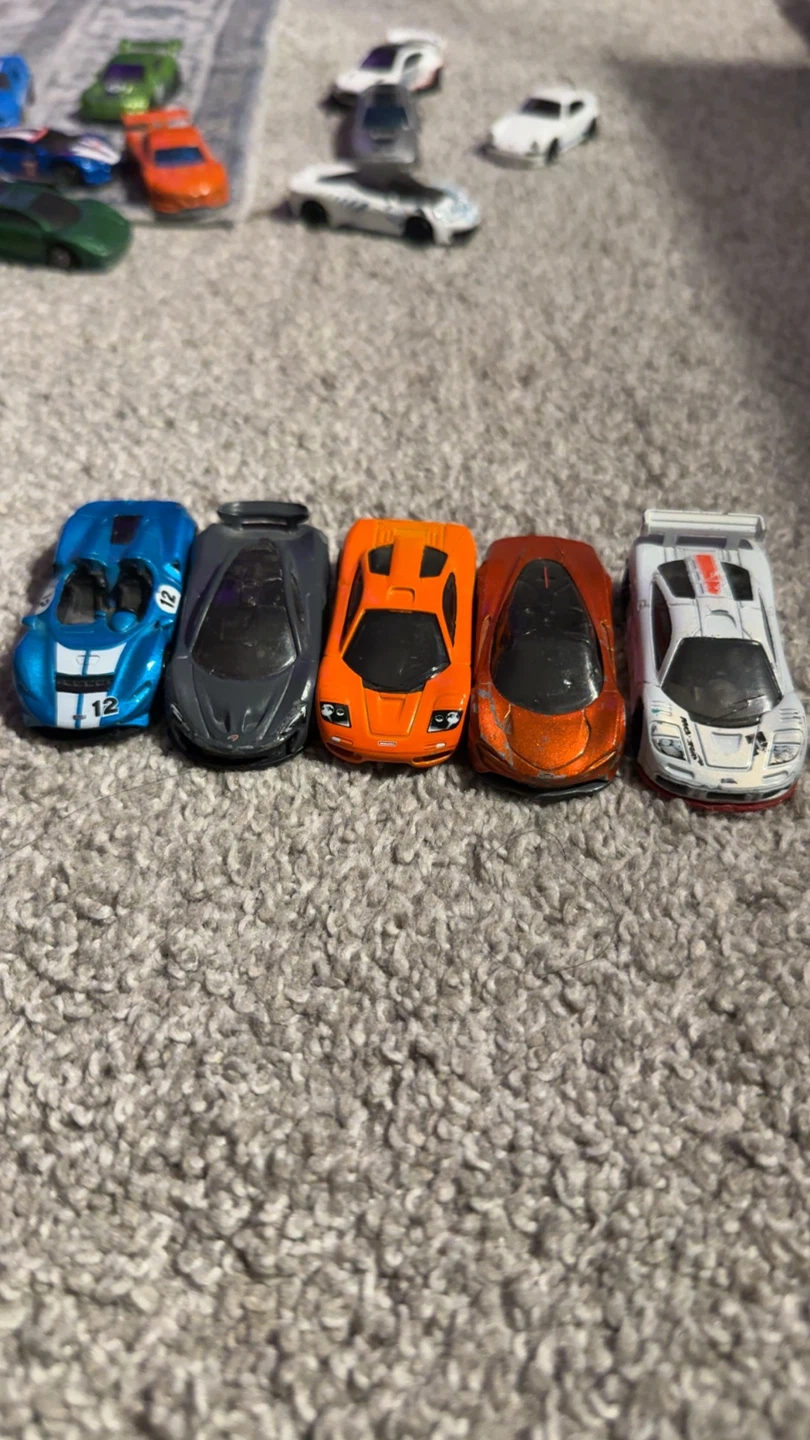 Hot Wheels Supercar Collection - Lamborghinis, Porsche, McLarens - photo 3