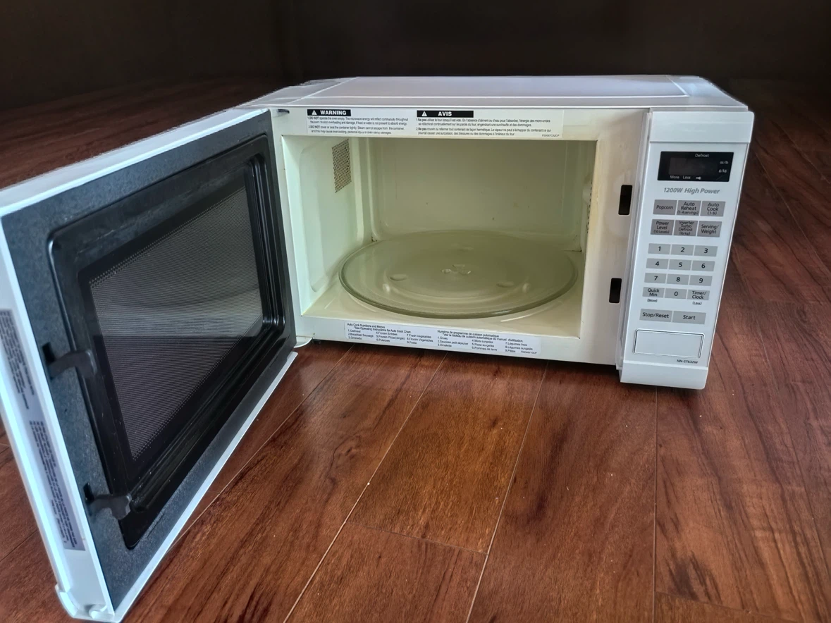 Panasonic NN-ST632W 1200W Inverter Microwave – Great condition - photo 2