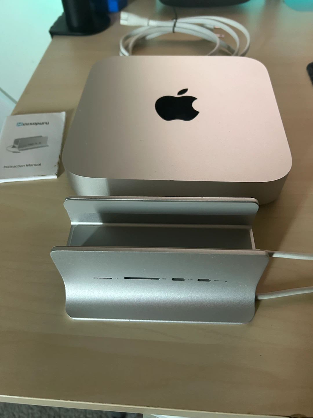 Apple Mac mini M2 8GB RAM/w docking station