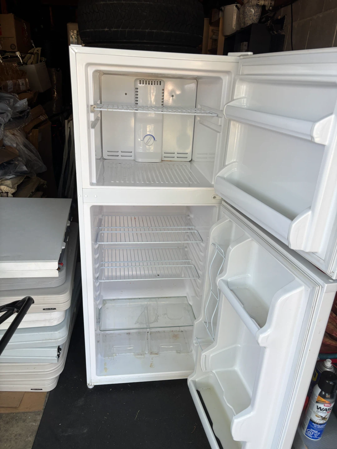 White Top Freezer Refrigerator size 59x24 - photo 5