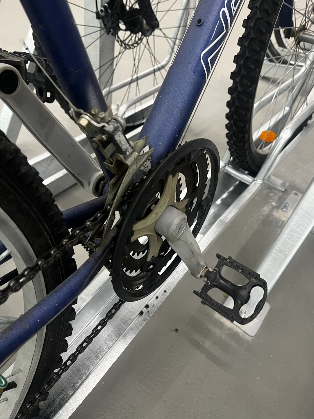 NEXT Challenger Hi Ten Steel 28” Mountain Bike - photo 5