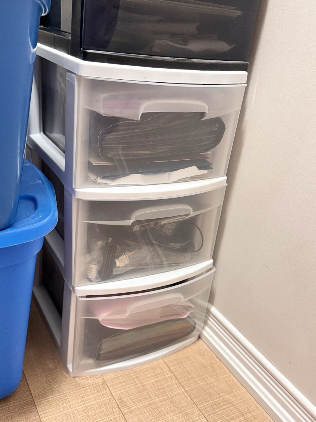 Sterilite Plastic drawers - photo 2