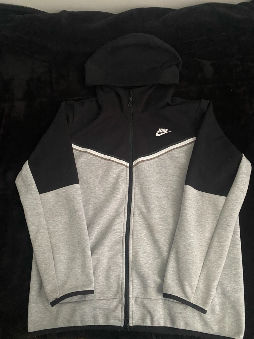 black and grey tech (trades)