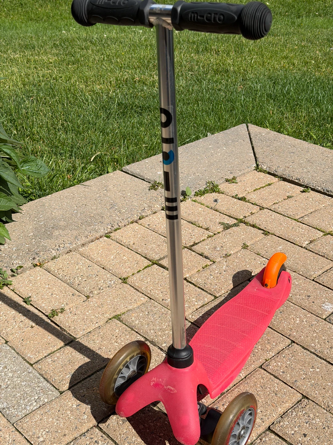 Micro kickboard kids 3 wheel scooter,  new condition - photo 2
