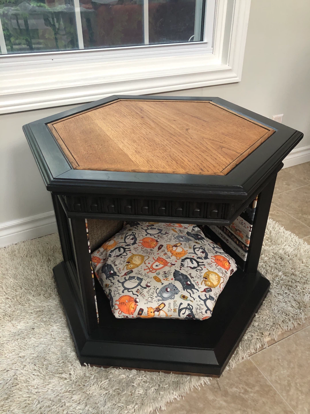 Cat bed/ end table - photo 3