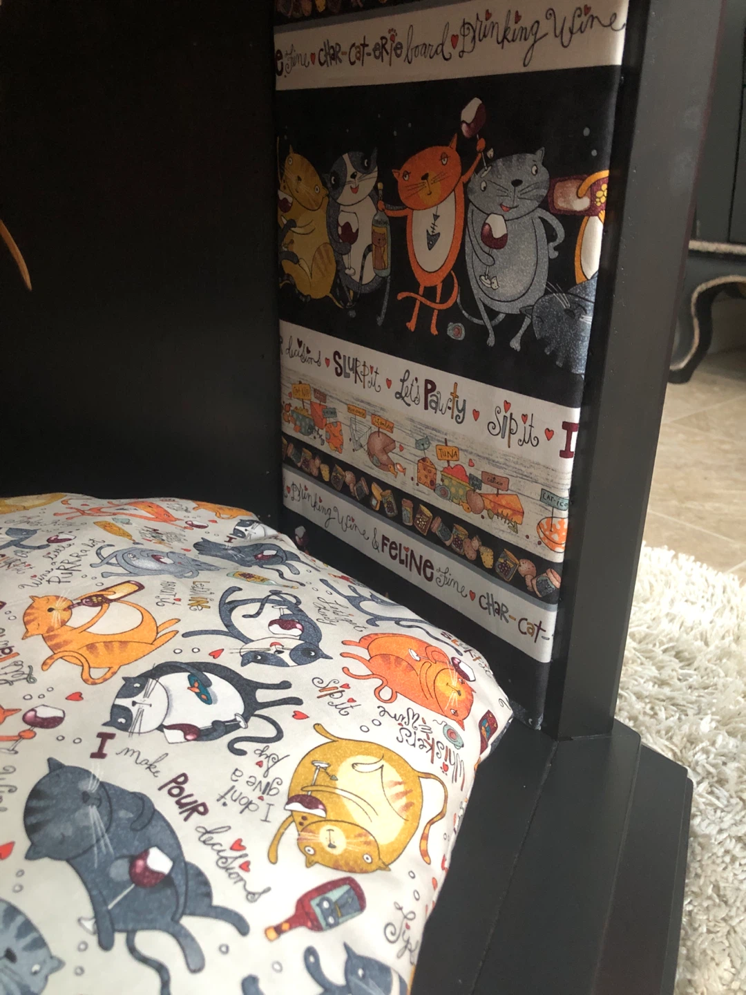 Cat bed/ end table - photo 4