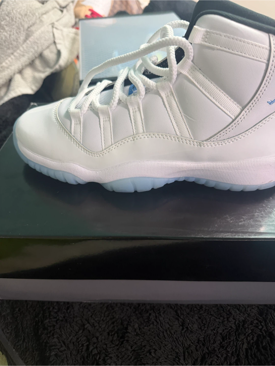 Jordan 11 Retro White/Blue - photo 2