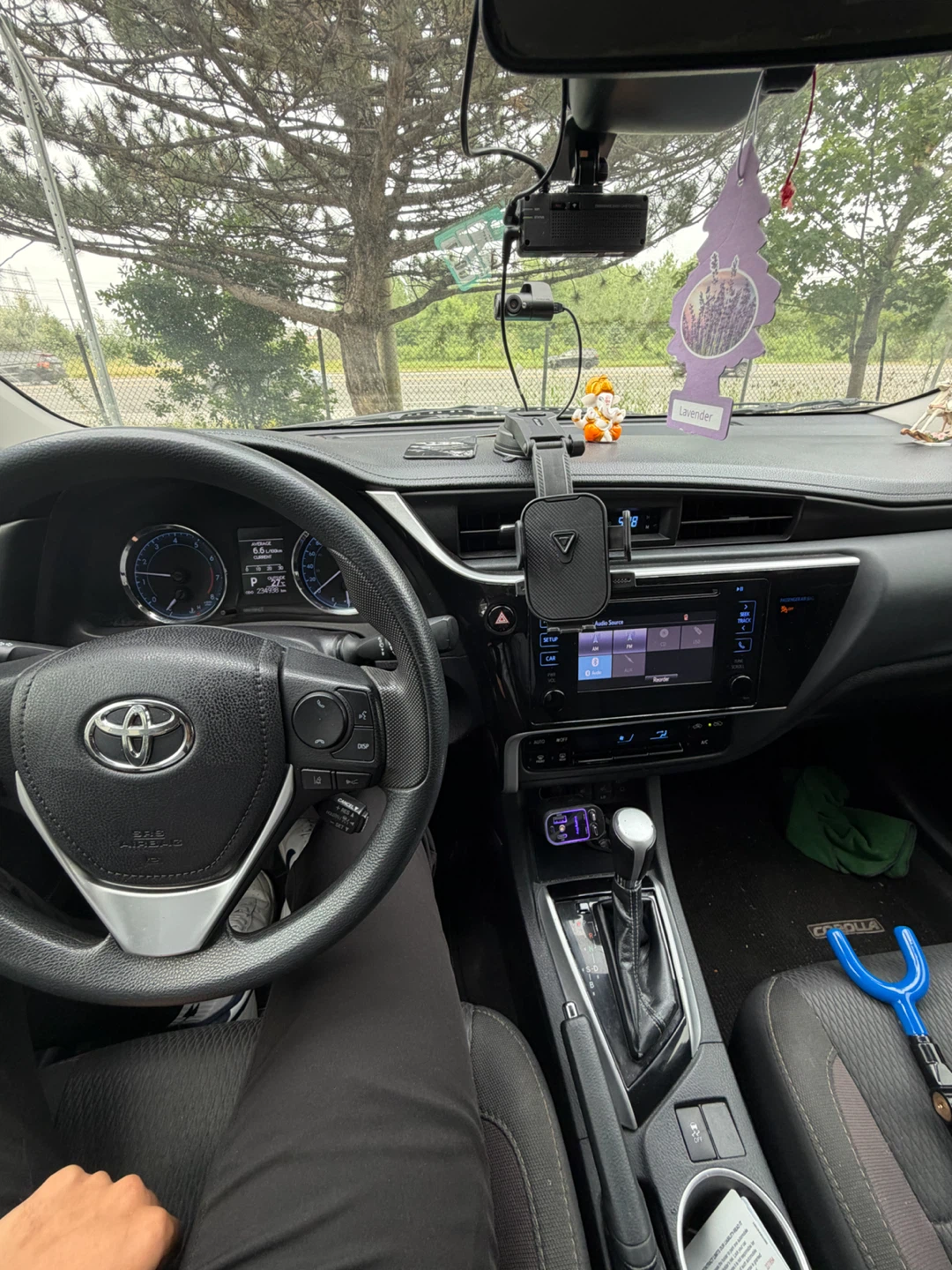 Used Toyota Corolla - photo 4