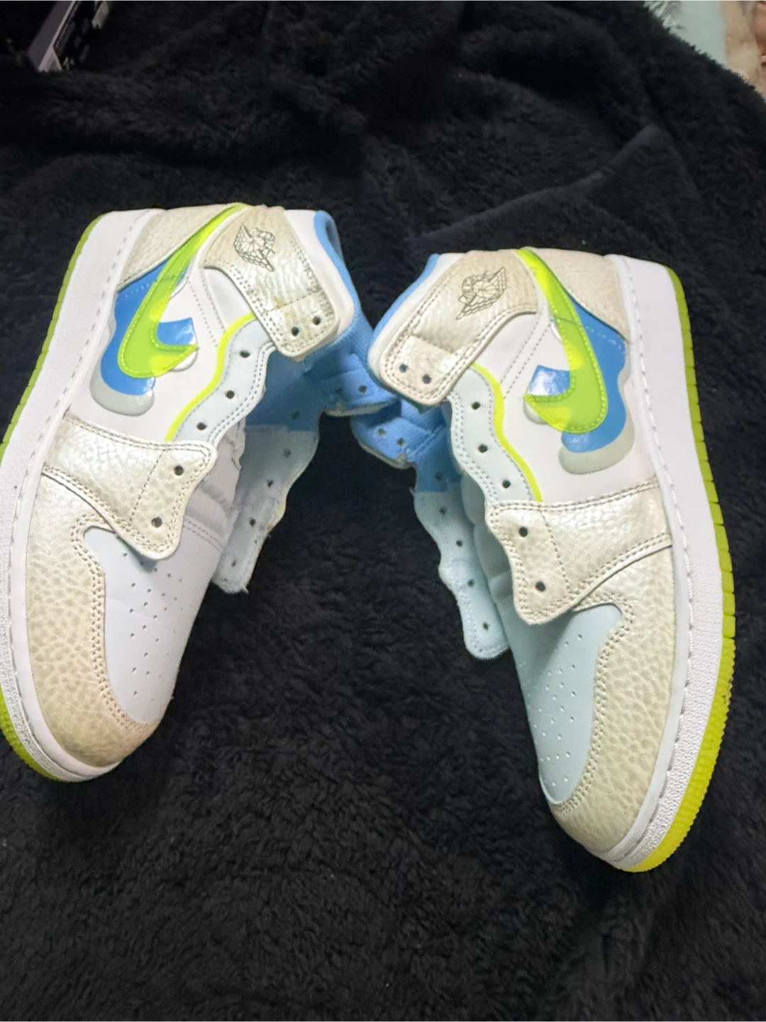 Nike Air Jordan 1 Mid SE “Volt/Signal Blue” - photo 3