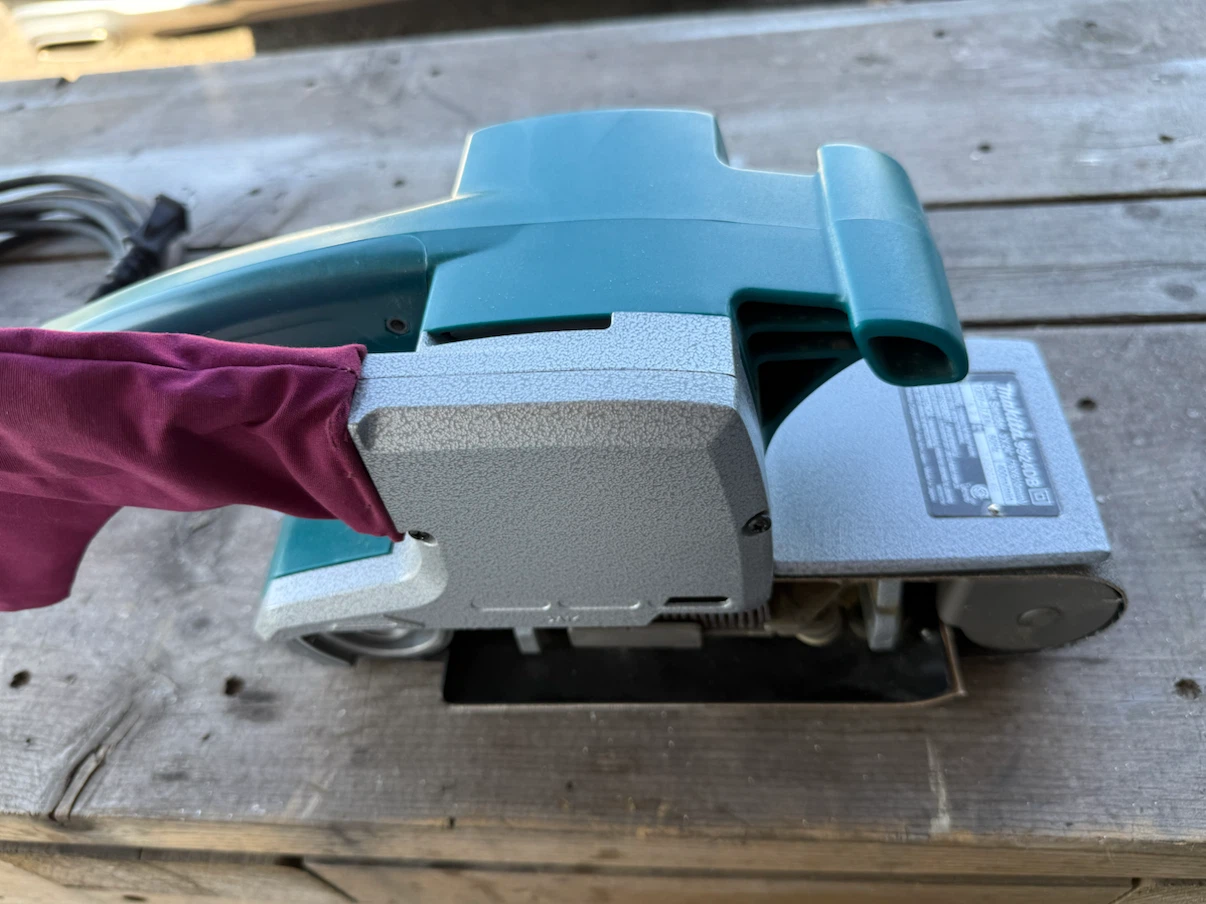 Makita 9924DB Belt Sander 3" x 24"