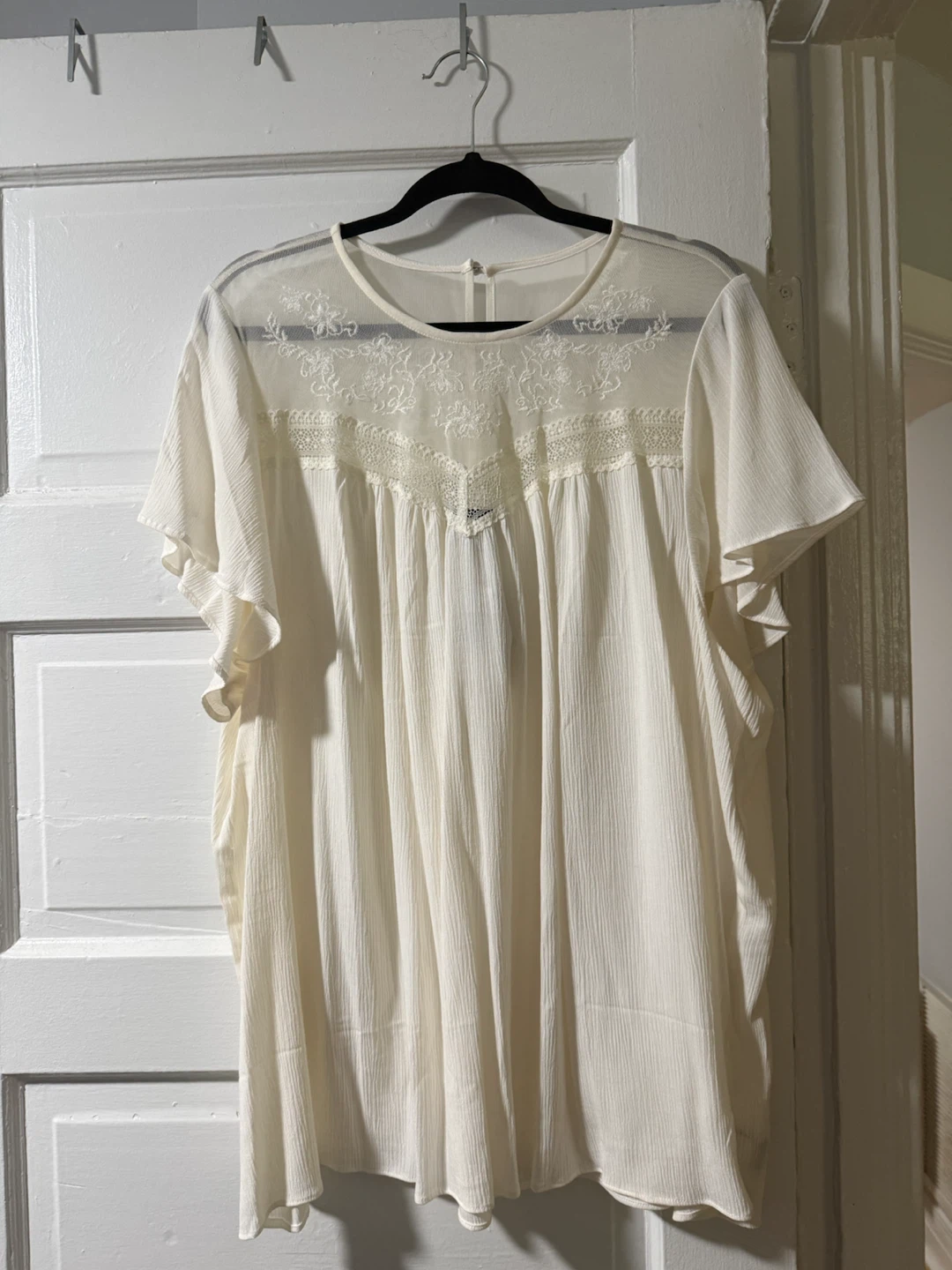 Torrid Crinkle Gauze Flutter Sleeve Lace Mix Top